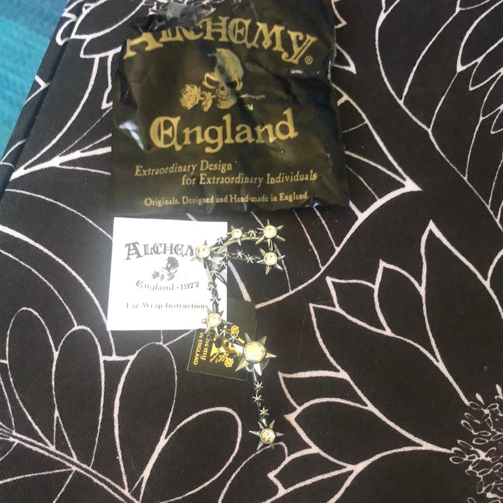 Alchemy daughter of darkness Star ear wrap cuff - Picture 7 of 8